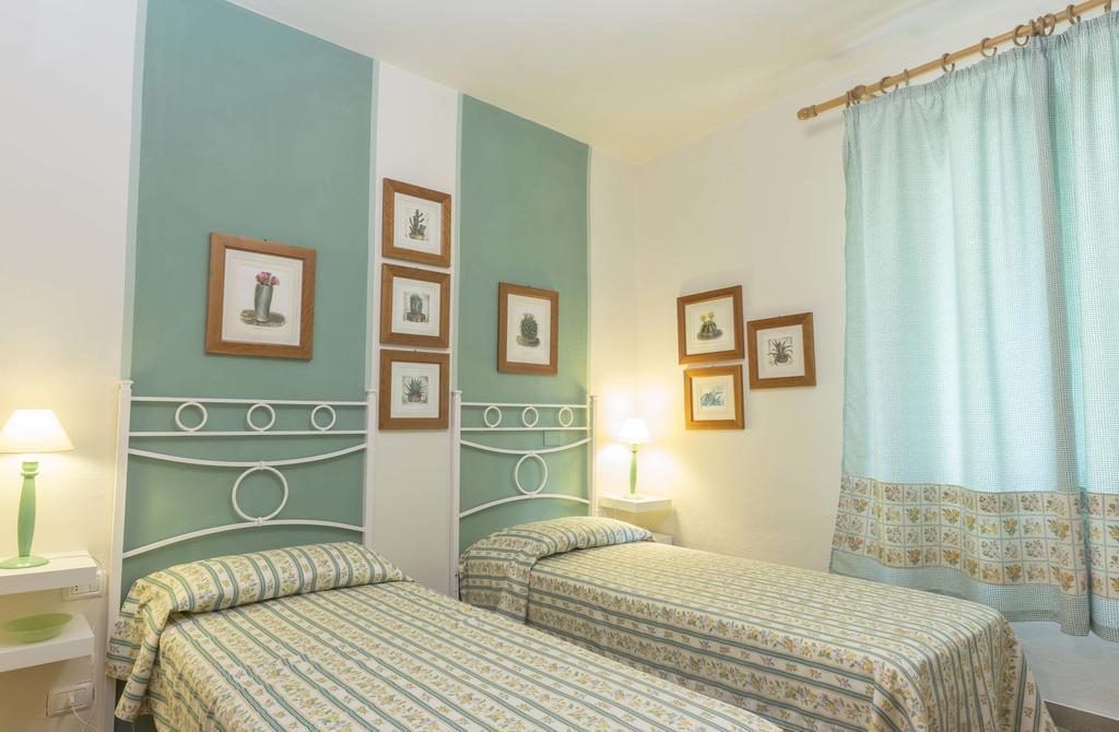 Villa Monserrato - Goelba Порто-Аццурро Екстер'єр фото