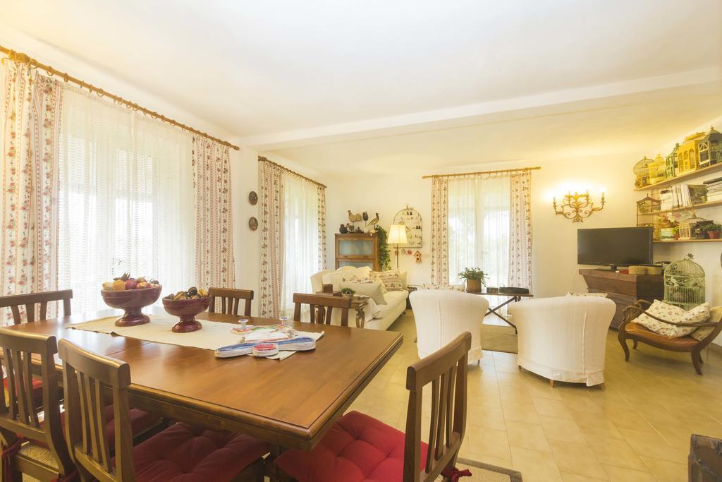 Villa Monserrato - Goelba Порто-Аццурро Номер фото