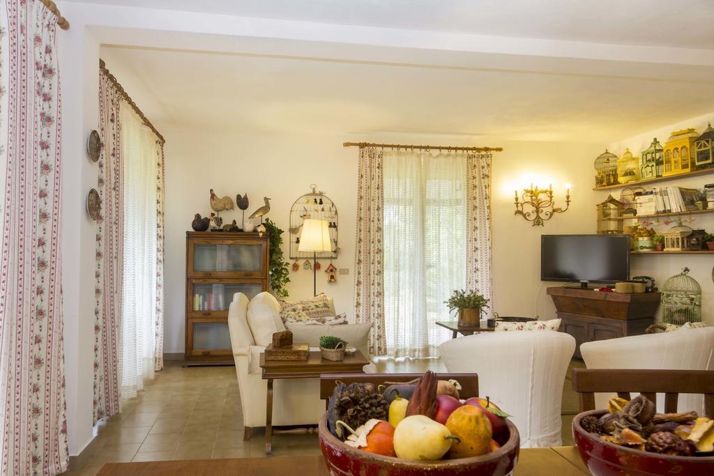 Villa Monserrato - Goelba Порто-Аццурро Номер фото